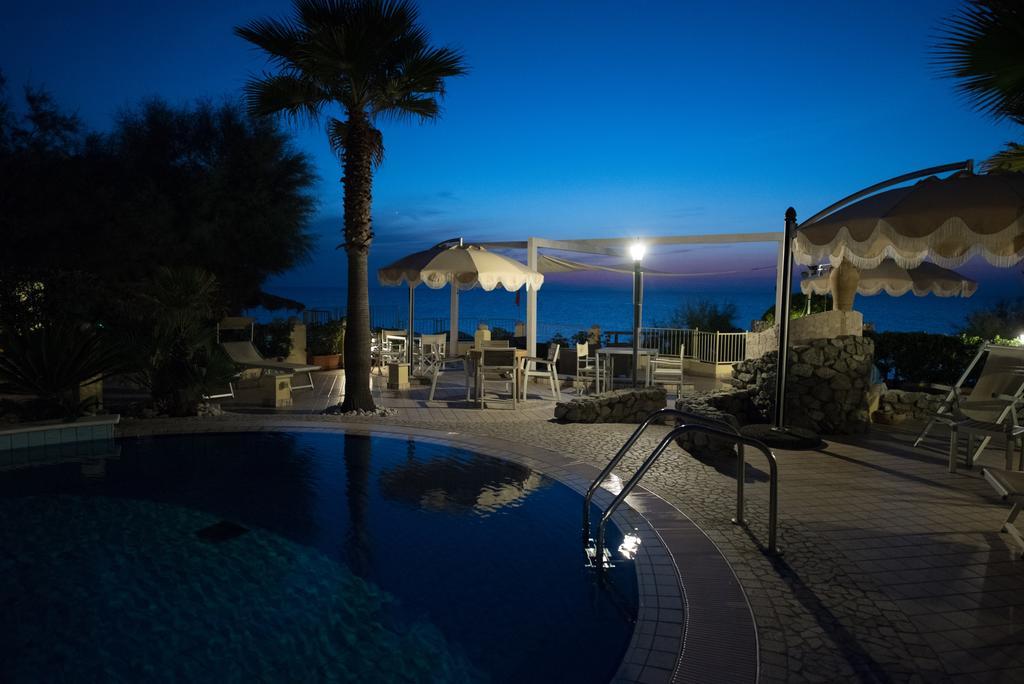 Baia Del Godano Resort & Spa 카포바티카노 외부 사진