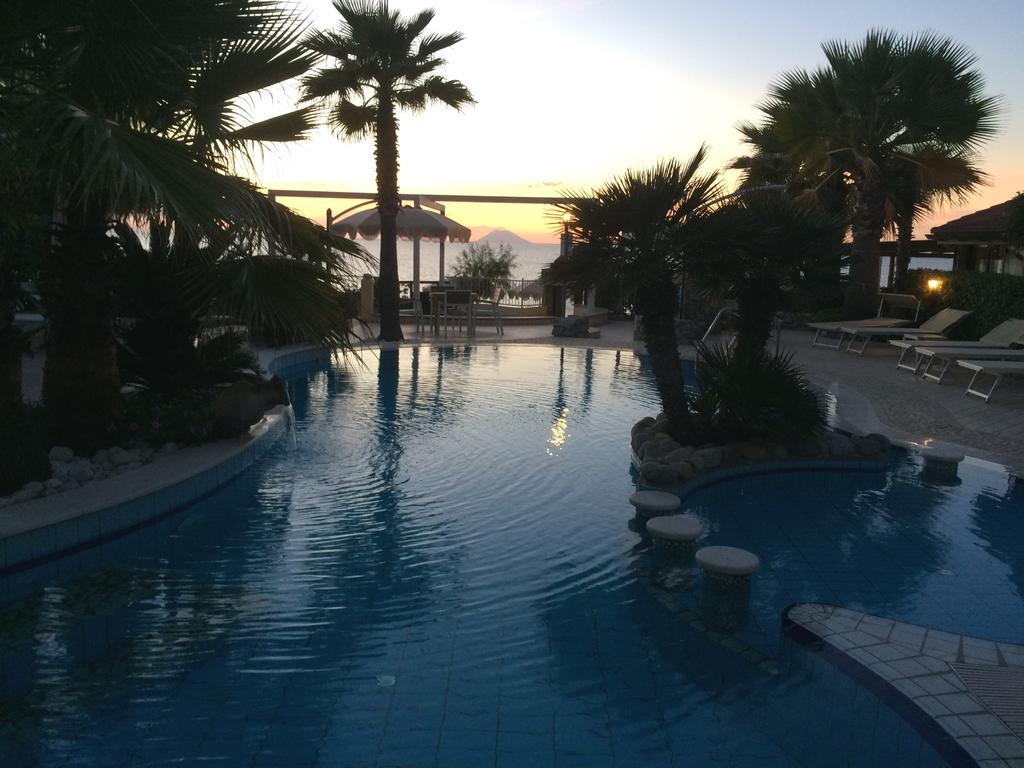Baia Del Godano Resort & Spa 카포바티카노 외부 사진