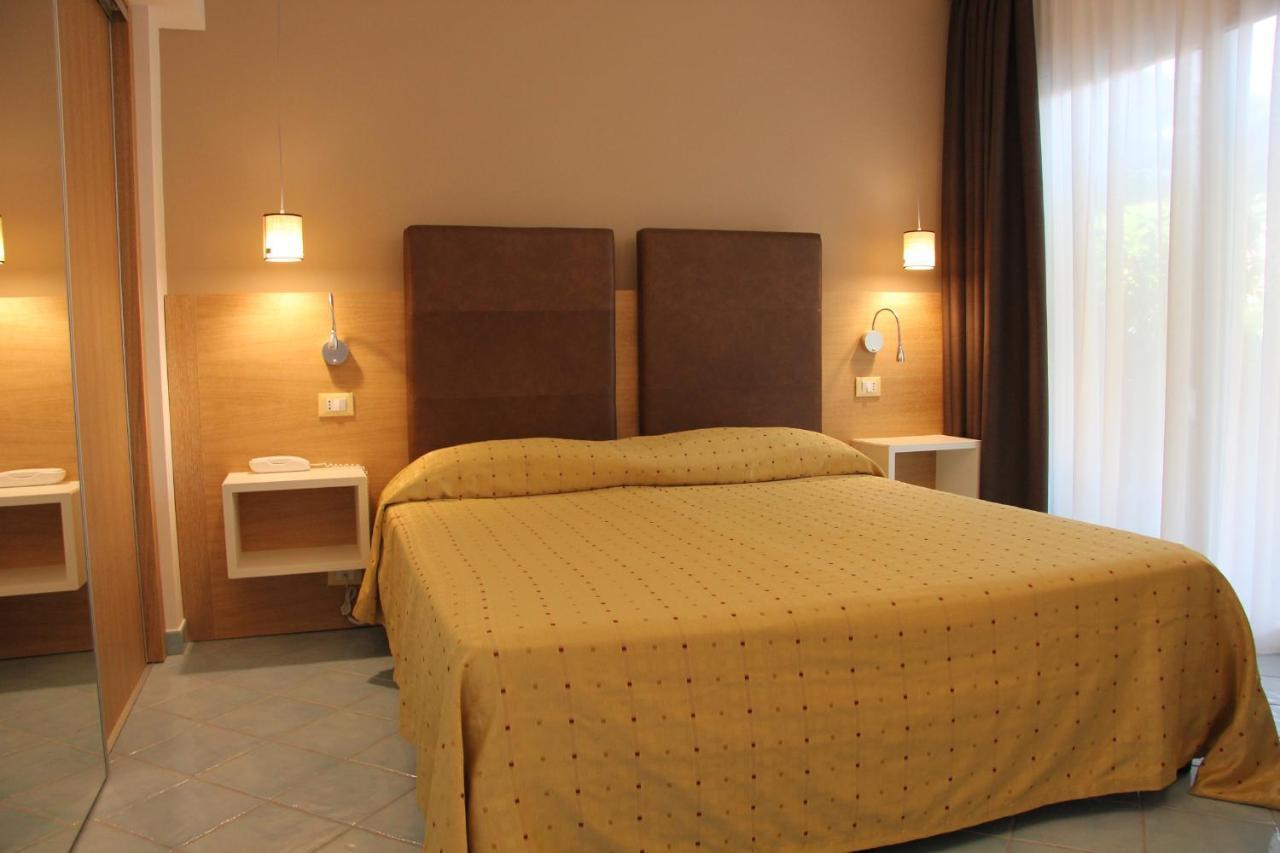 Baia Del Godano Resort & Spa 카포바티카노 외부 사진